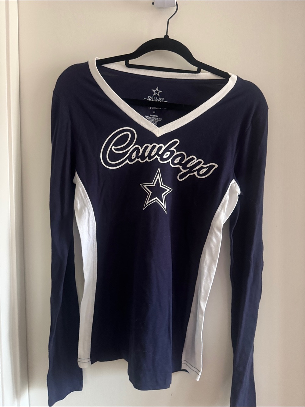 Dallas Cowboys Women's Navy Long Sleeve V-Neck Tee